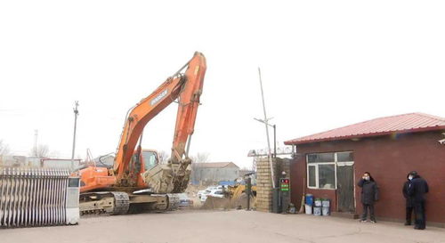 宣化多部門聯合執法清理鐵精粉散亂污企業